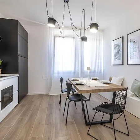 2venezia Apartament *